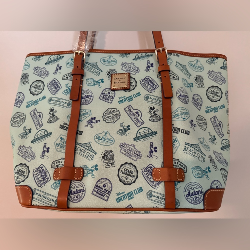 Dooney & Bourke Vacation Club Tote